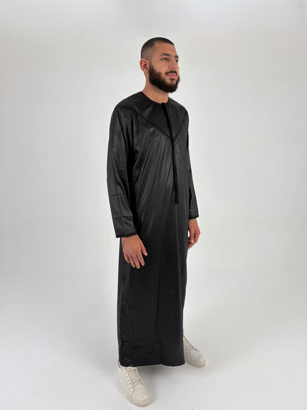 Omani thobe – black
