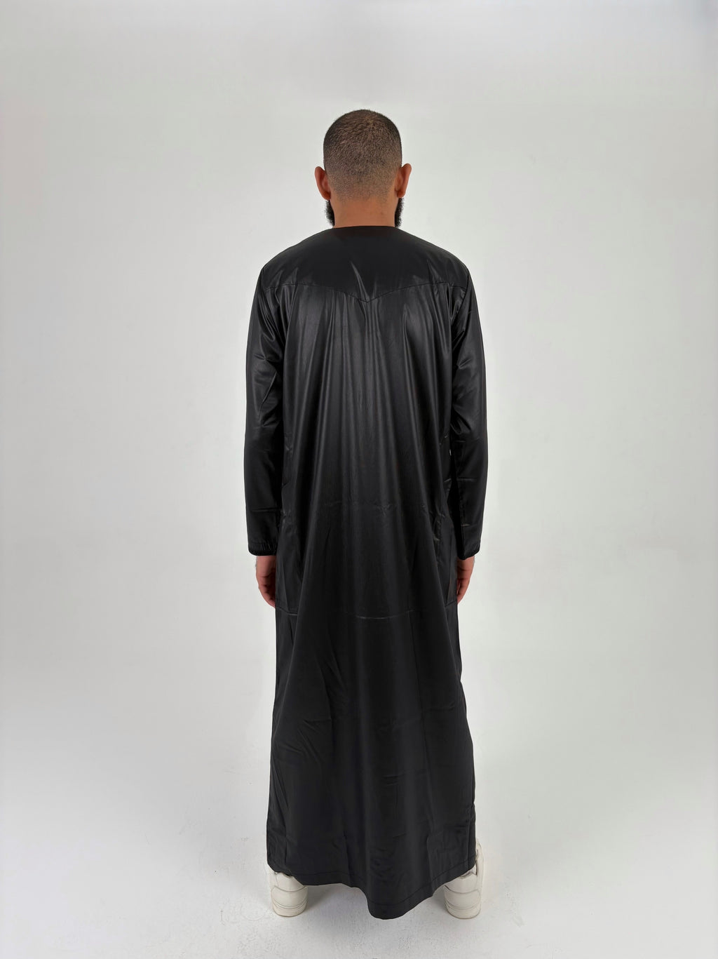 Omani thobe – black